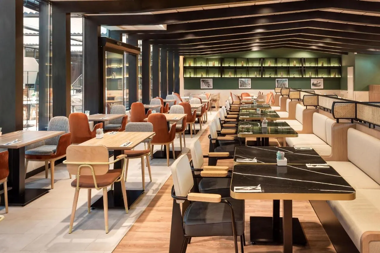 Melia Avenida De America Madri 4*,  Espanha